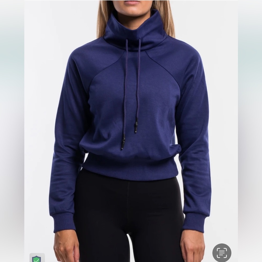 ECHT Stretch Funnel Neck Deep Blue
